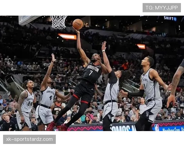 怀特挡拆创造关键得分，效率显著提升助马刺攻防转换